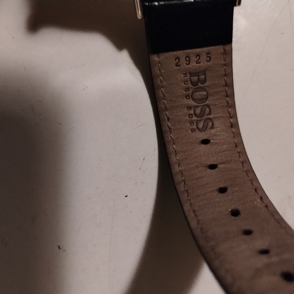 Hugo Boss men's Quartz Analog Watch with black leather strap 1513647 . EUC. - Picture 6 of 9